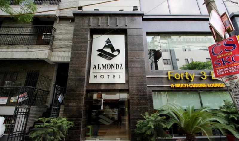 Almondz Hotel Nova Deli Exterior foto